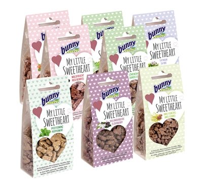 Afbeelding van de verschillende smaken Bunny Nature knaagdier snacks: anijs, bosvruchten, munt, paardenbloem, tijm, vlierbes