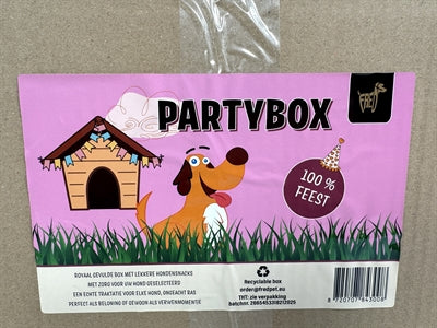 Freds Partybox 2,4kg, een assortiment hondensnacks voor feestelijke gelegenheden.